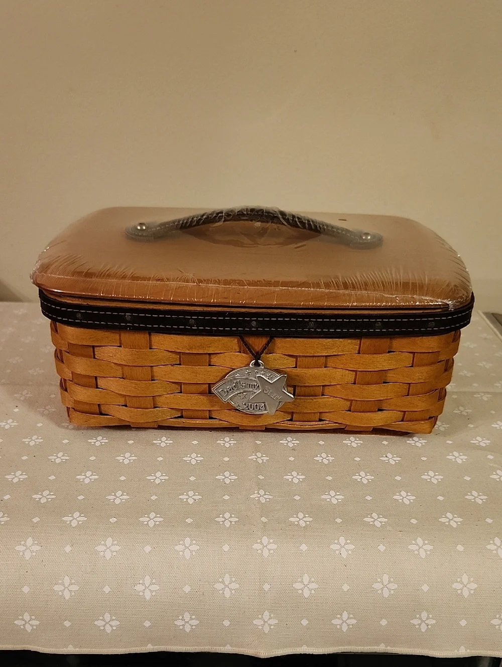 Longaberger 2004 Father's Day Valet Basket with Lid